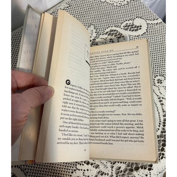 1986 Fighting Over Me By Marjorie Sharmat Teen Book - Picture 7 of 7